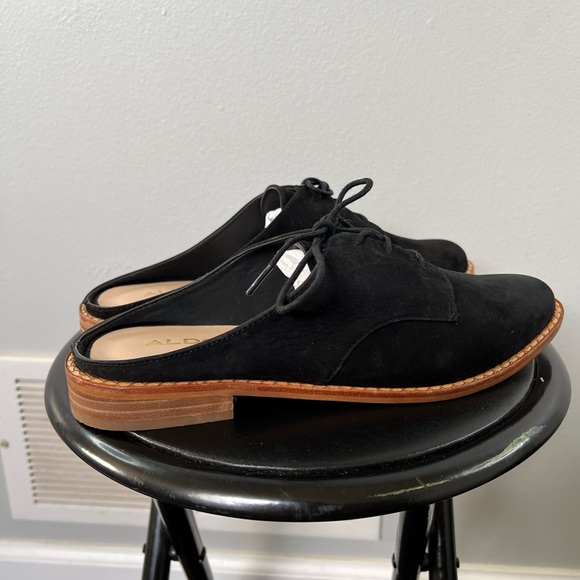 Shoes - Picture 3 of 4